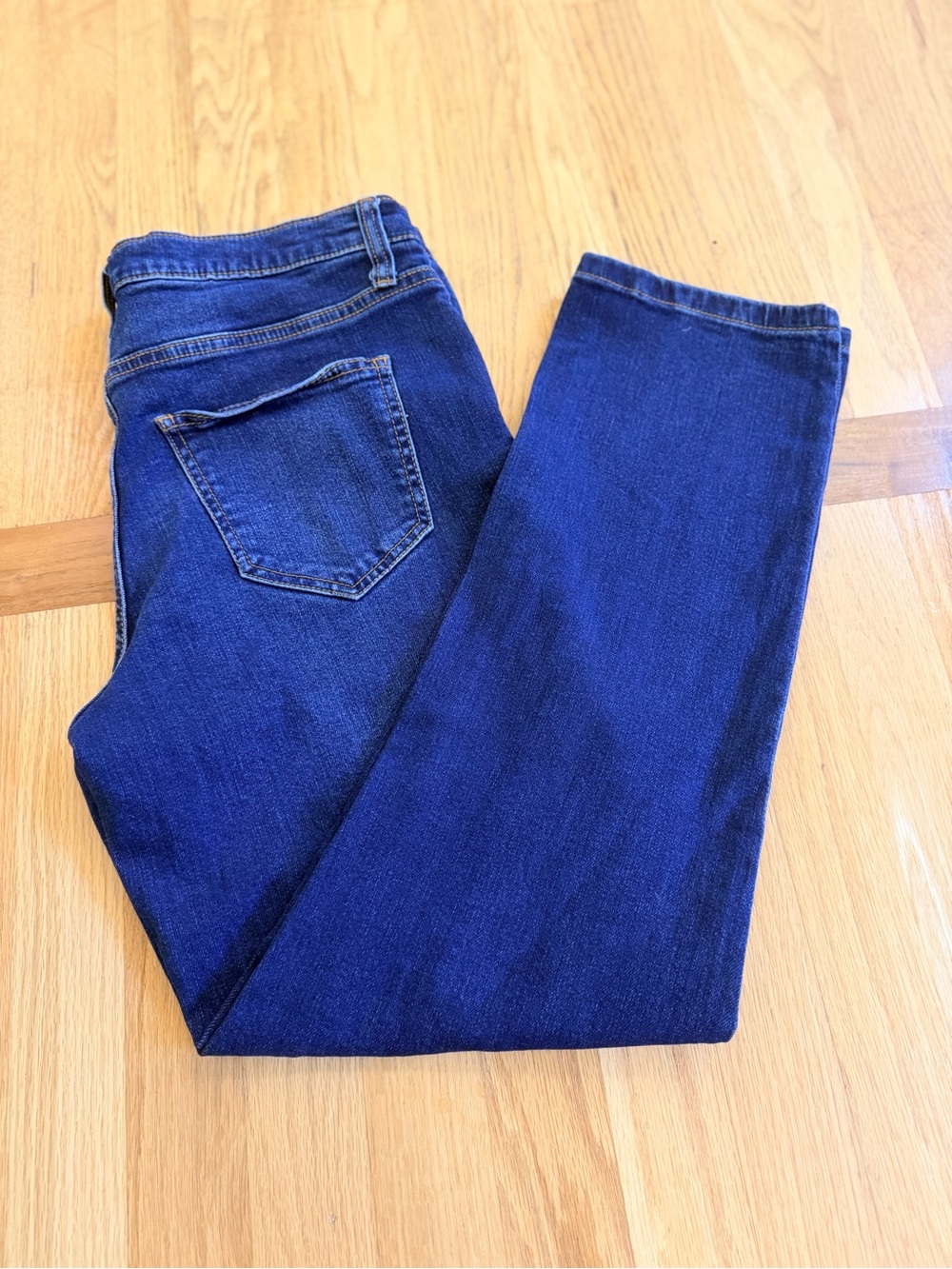 Ladies Size 10/30R "Universal Thread" Skinny Jeans in Dark Blue Denim GUC
